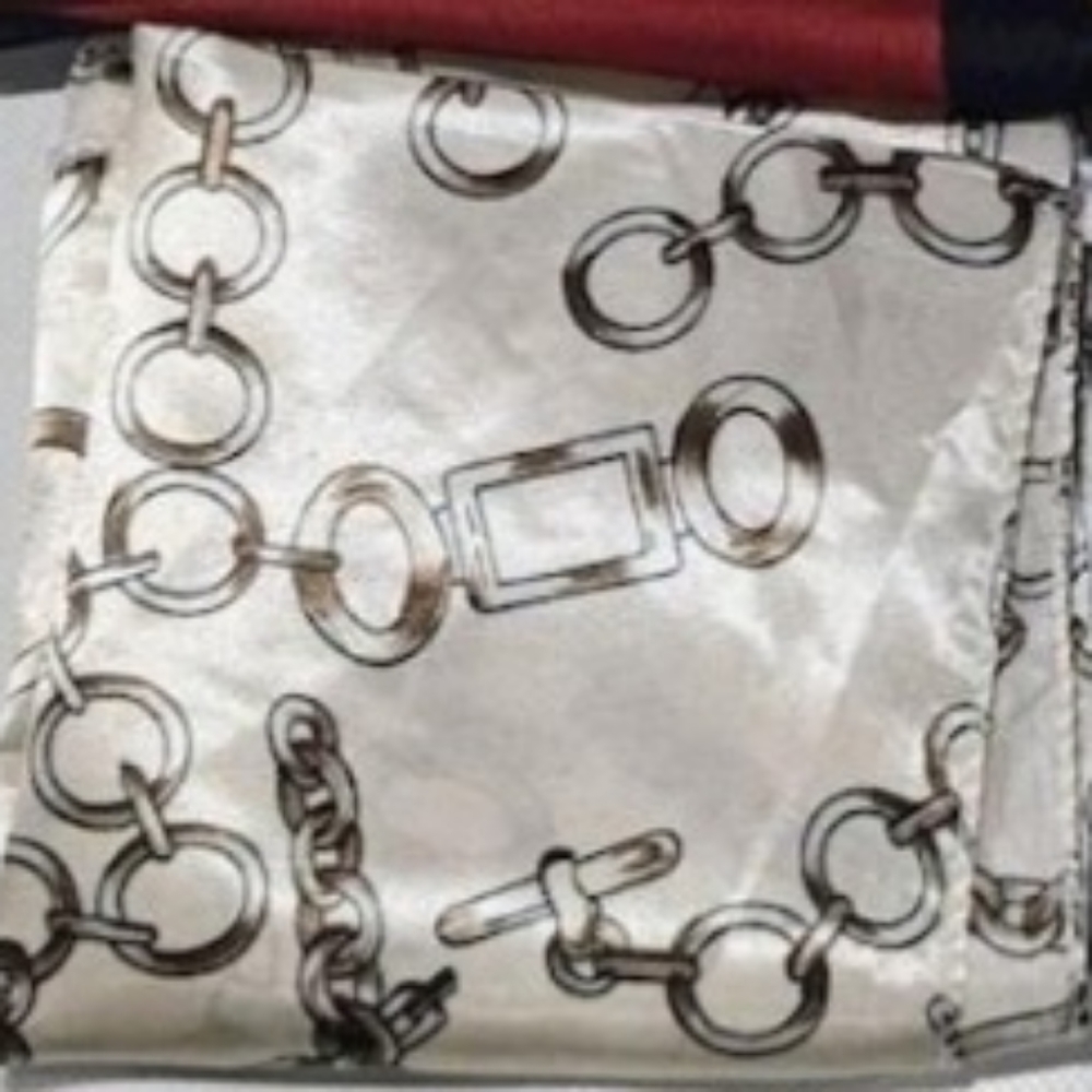 Women's Designer scarf - Picture 3 of 3